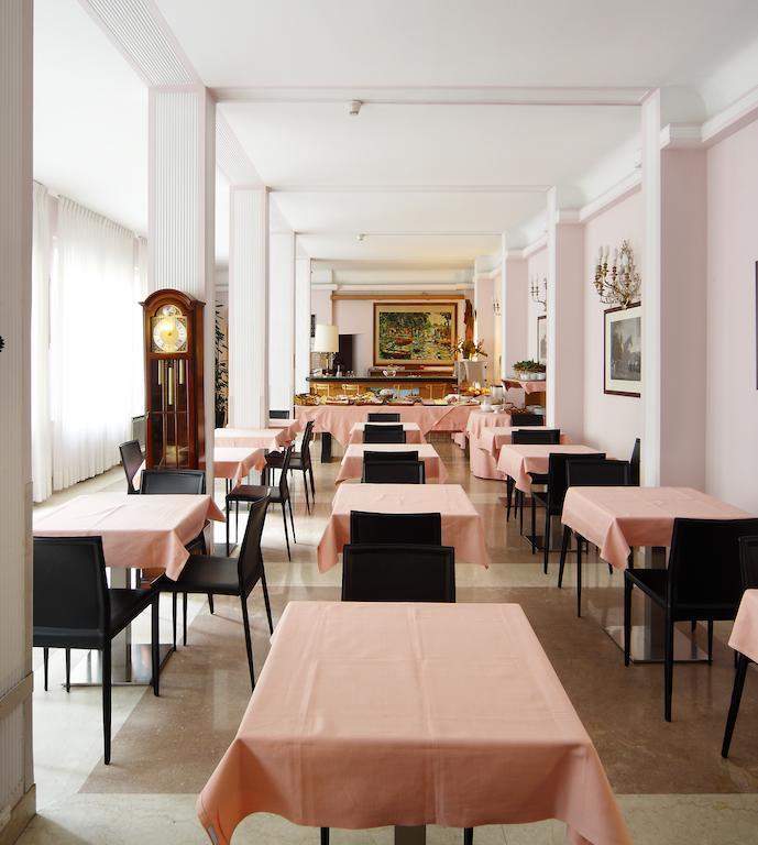 Hotel Monopole Milan Restaurant photo