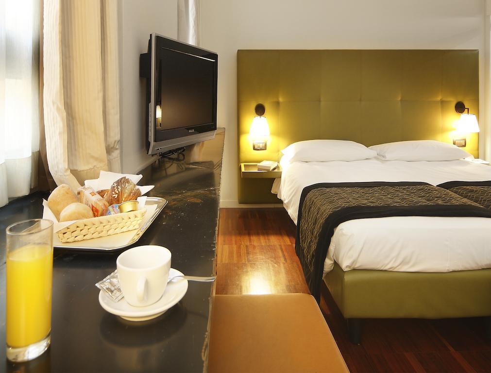 Hotel Monopole Milan Exterior photo