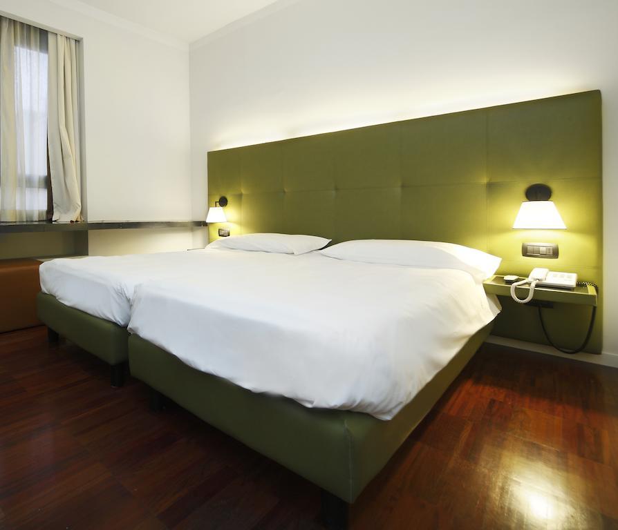 Hotel Monopole Milan Exterior photo